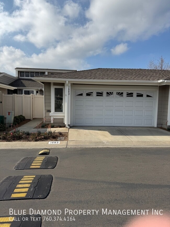 Building Photo - Shadowridge Home on Golf Course