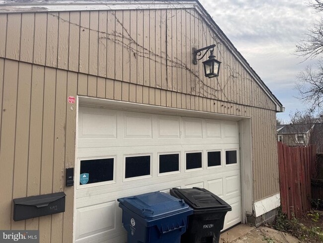 Building Photo - 491 N Latham St