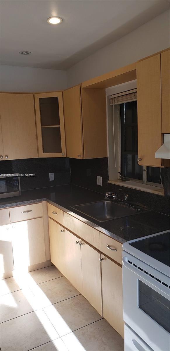 Building Photo - 3134 SW 25th Ter