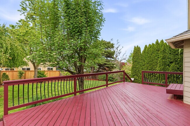 Building Photo - Elegant Executive Home in Desirable Camas – Minutes to SR-14, I-205 & Vancouver
