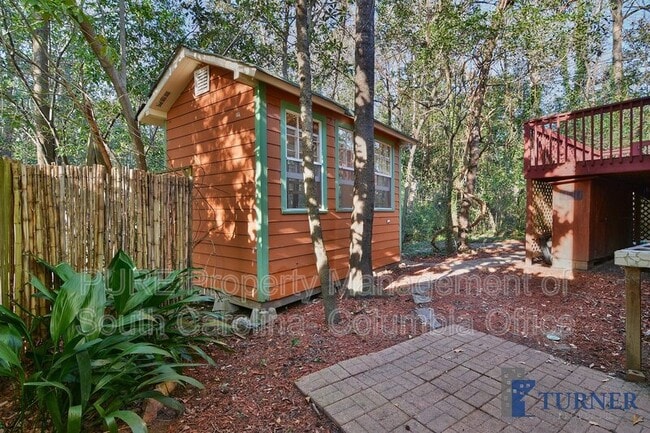 Building Photo - 801 Laurel Hill Ln