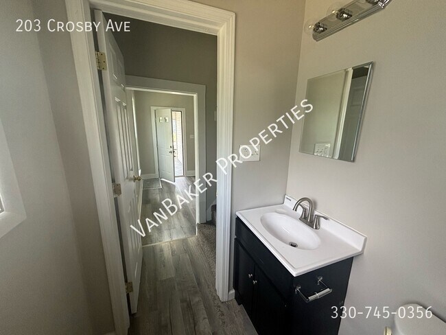 Building Photo - 203 Crosby St