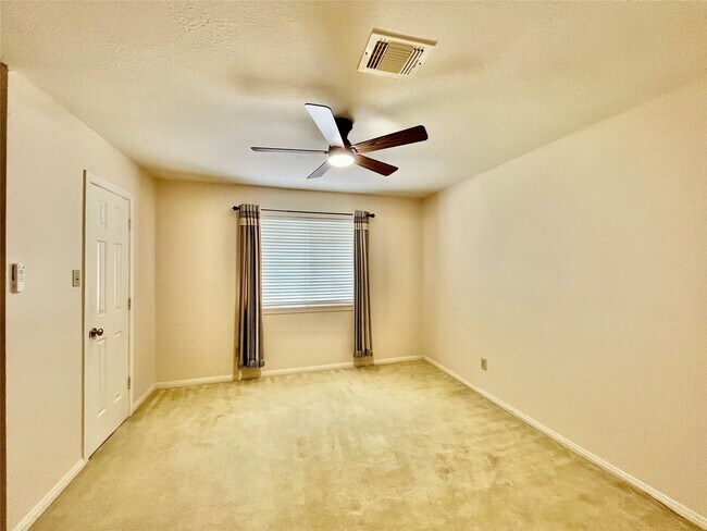 Building Photo - 3823 Elkins Rd