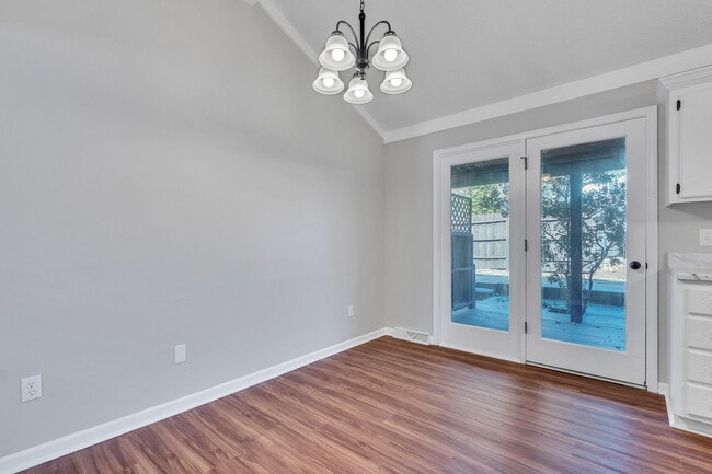 Building Photo - 100 Sunningdale Ct