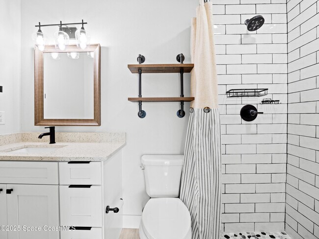 Building Photo - 290 Paradise Blvd