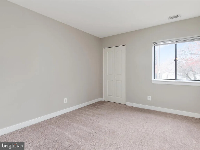 Building Photo - 1227 Gemini Dr