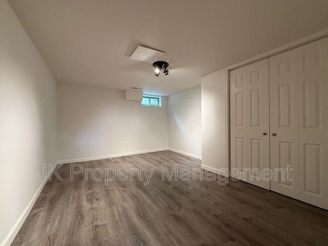 Building Photo - 105 Riverview Dr W