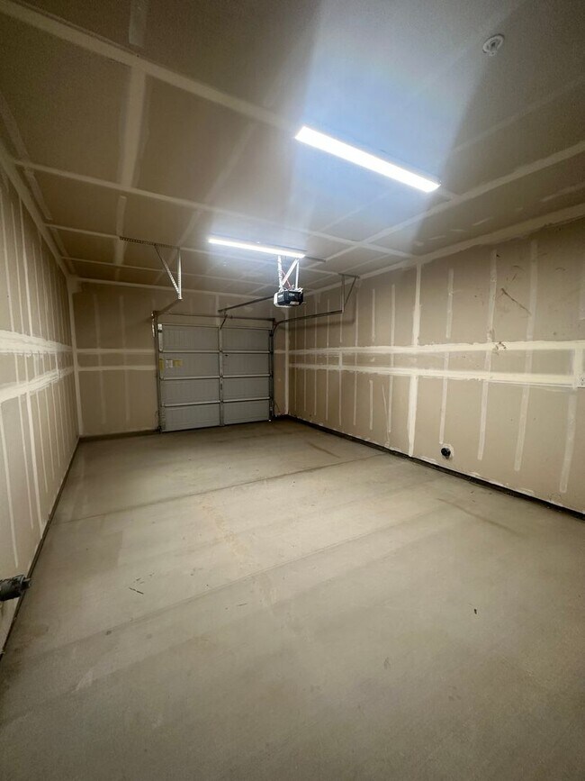 Building Photo - Wood Ranch Apartments 510