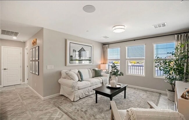 Building Photo - 2-Bedroom Brand New Furnished Townhome!