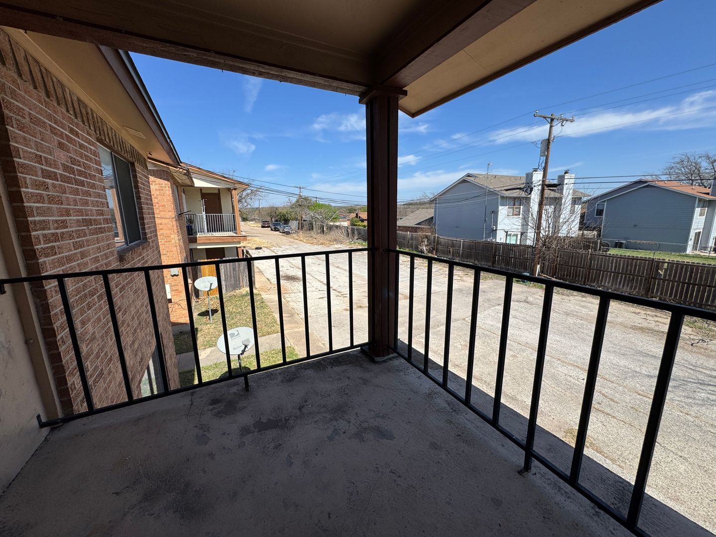 Building Photo - 2202 Hunt Dr