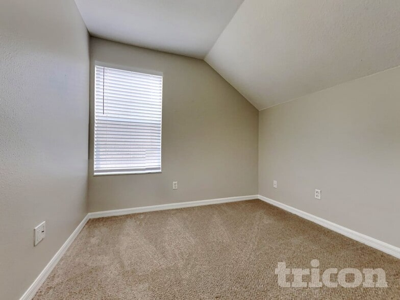 Building Photo - 32437 Fish Hook Lp