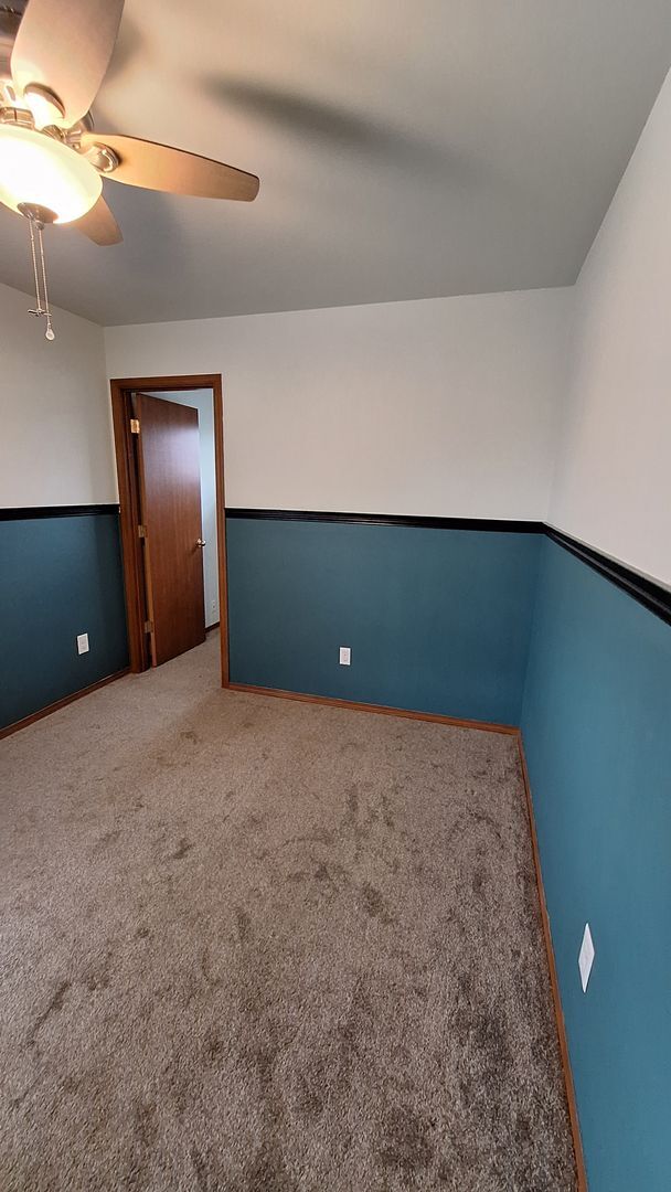 Building Photo - Just in Time for School!!! Beautifully Lan...