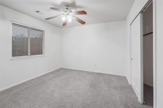 Building Photo - 6036 Mesa Verde Cir