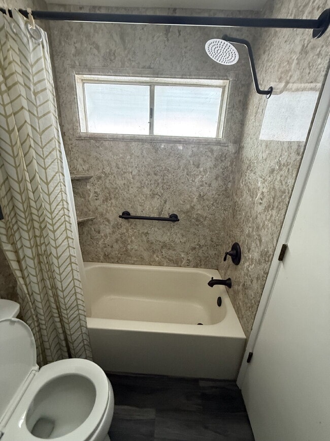 Building Photo - Solar savings on energy. 3rd bonus room.   2 Car Garage, Private Yard, Spacious upgraded interior...