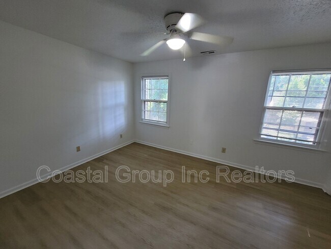 Building Photo - 921 Wildwood Square Ct