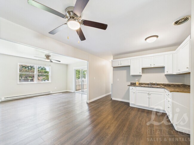 Building Photo - 1473 Skylark Dr