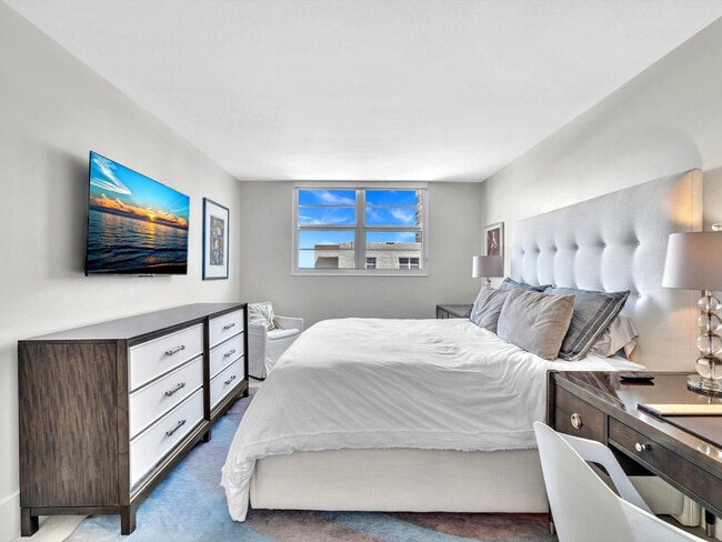 Building Photo - 1421 S Ocean Blvd