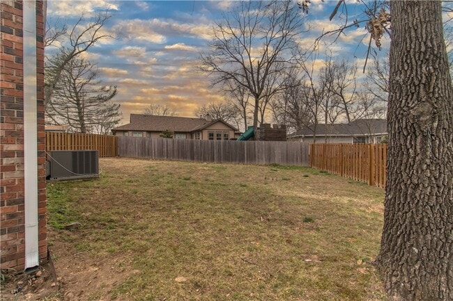 Building Photo - 903 Red Fox Cir