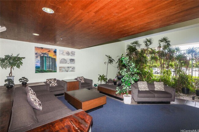 Building Photo - 1 bedroom 1 bath at the Pearl Regency – Av...