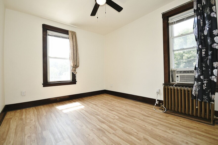 Building Photo - 201 Giffin Ave