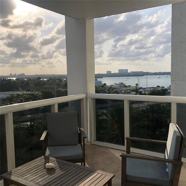 Building Photo - 10275 Collins Ave