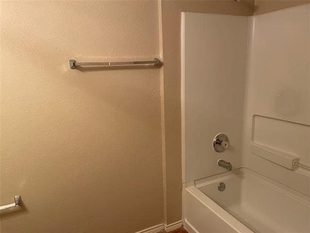 Building Photo - 2637 Van Buren Dr