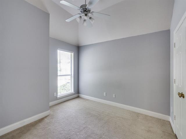 Building Photo - 4012 Lantana Ln