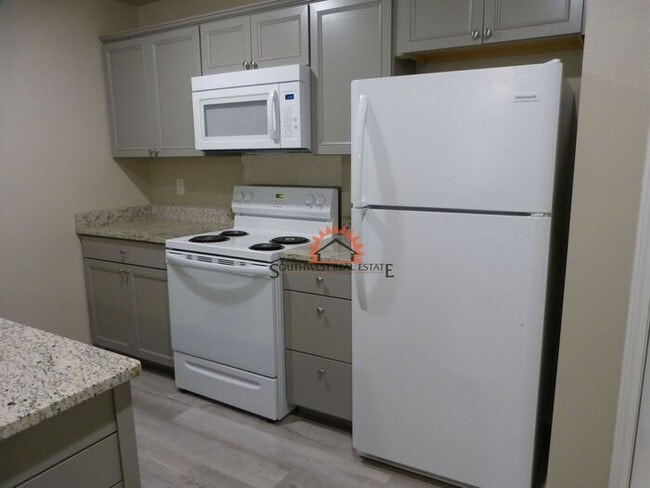 Building Photo - Modern 2 bedroom 2 bath apartment