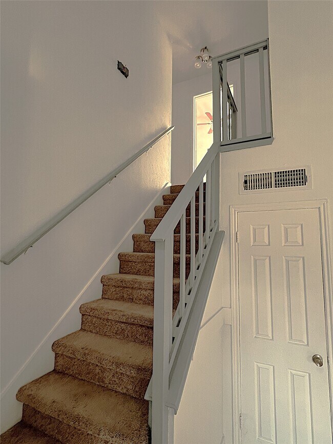 Building Photo - 19906 Rising Star Dr