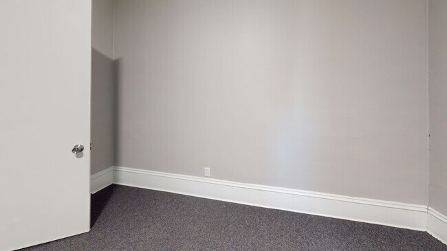 Building Photo - 1072 Wooster Rd W