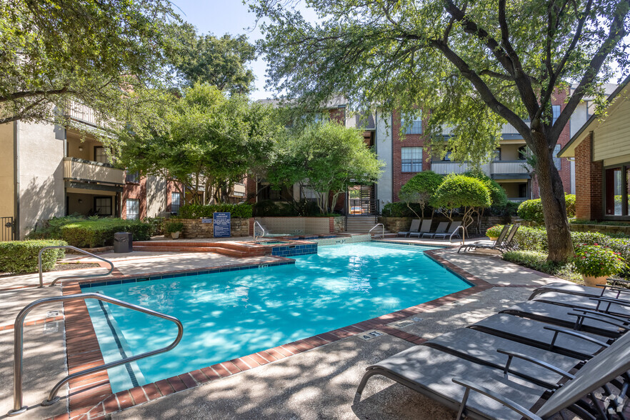 Swimming Pool - Centreport Landing Apartments