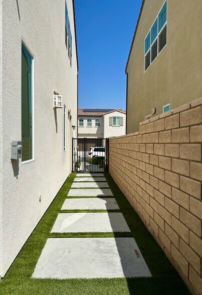 Building Photo - 28519 Moyer Ln