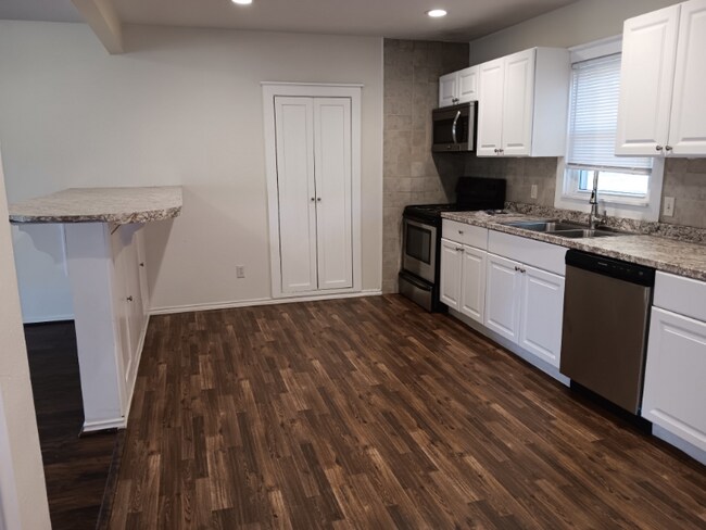 Building Photo - 1202 Marie St