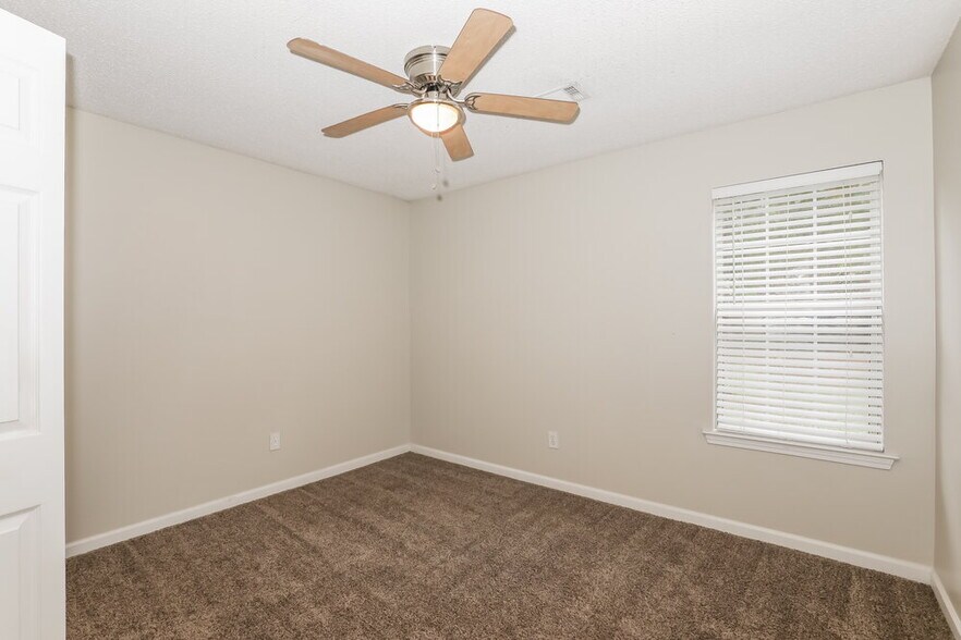 Building Photo - 172 Regency Park Dr
