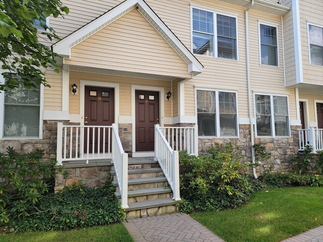 Primary Photo - 85 Camp Ave