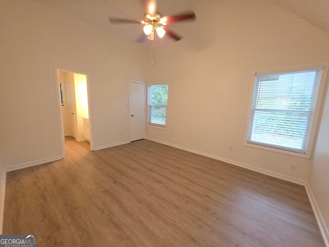 Building Photo - 450 Booth Cir SW