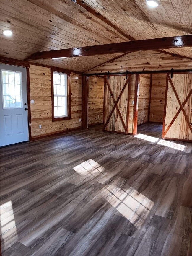 Building Photo - 10827 MS-15