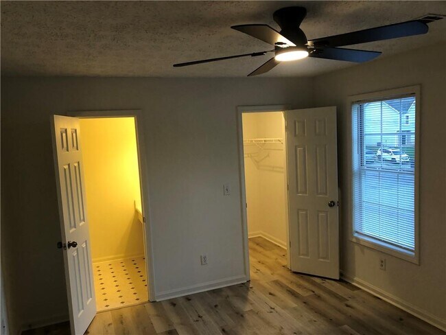 Building Photo - 4434 Logan Way