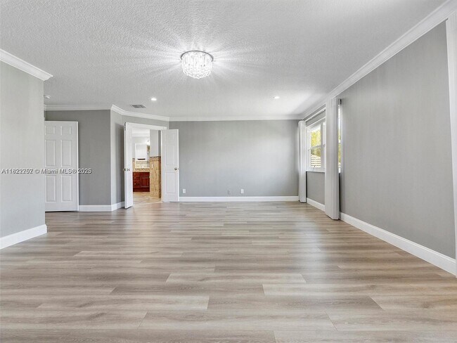 Building Photo - 1175 Peregrine Way