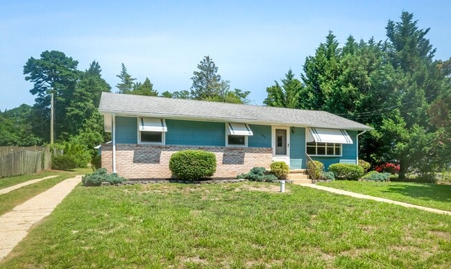 Building Photo - 183 Chestnut Neck Rd