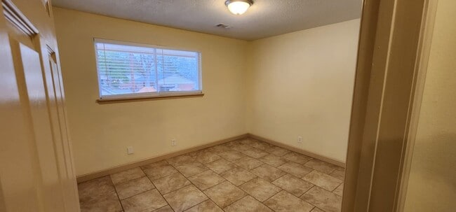 Building Photo - 134 Ash St