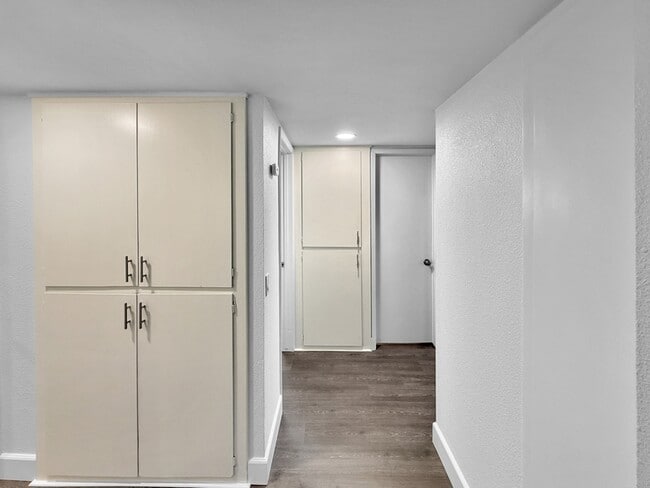 Building Photo - 820 Normark Terrace