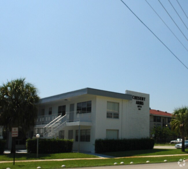 Building Photo - 301 S Crescent Dr Hollywood, FL 33021