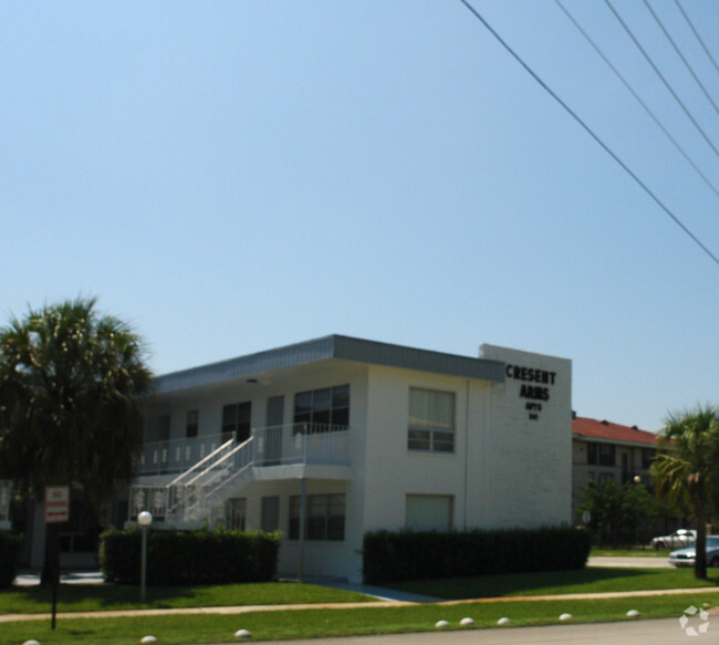 Building Photo - Crescent Arms Apartments