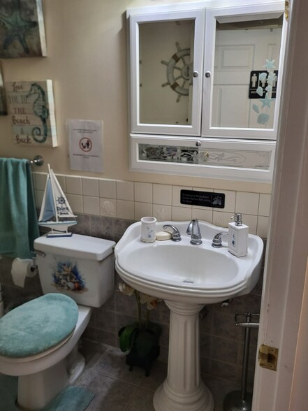 Building Photo - 9189 Lees Ridge Rd