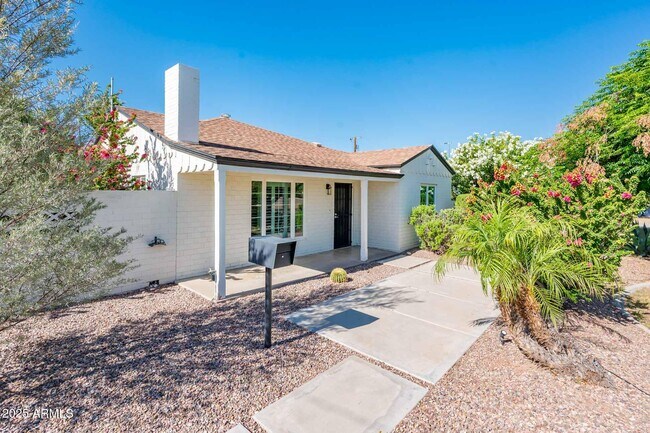 Building Photo - 501 W Minnezona Ave