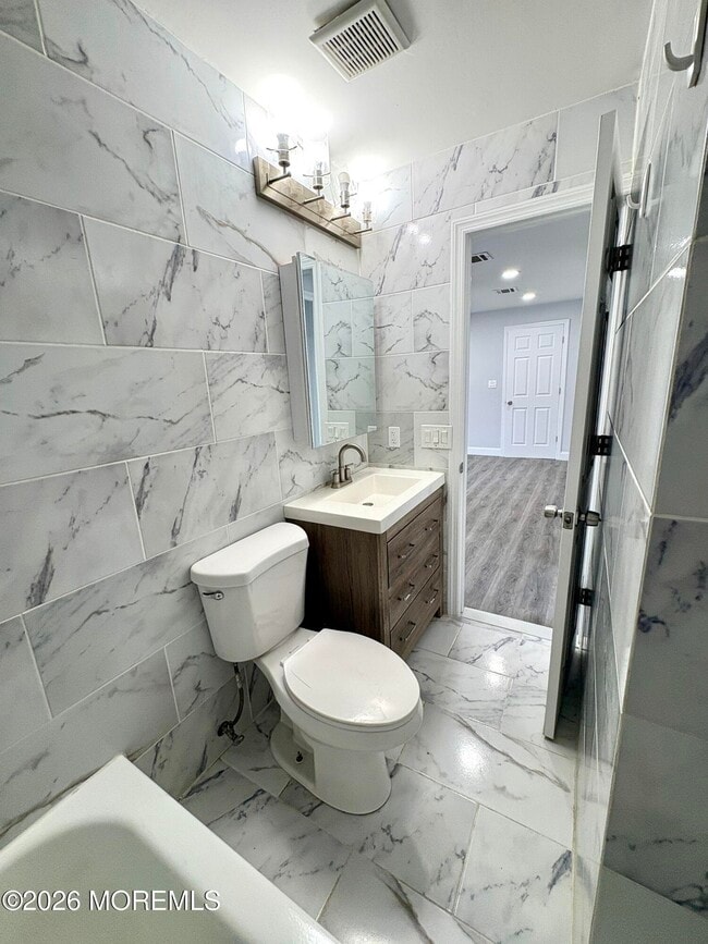 Building Photo - 711 McKinley Ave