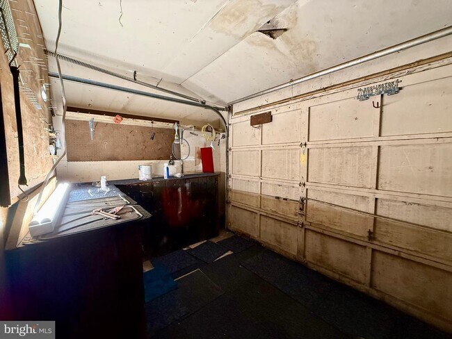 Building Photo - 1 Mystic Way