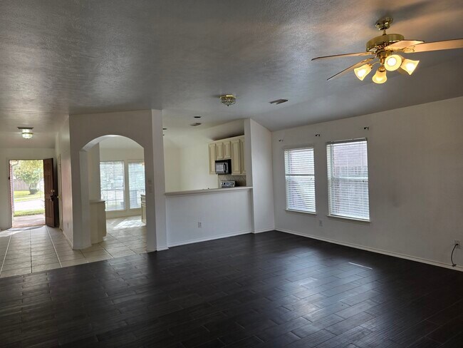 Building Photo - 2910 Plum Lake Dr