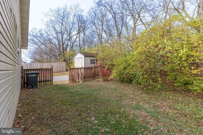 Building Photo - 202 N Teal Rd